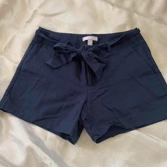 Banana Republic shorts in navy blue, size 4P - Picture 1 of 5